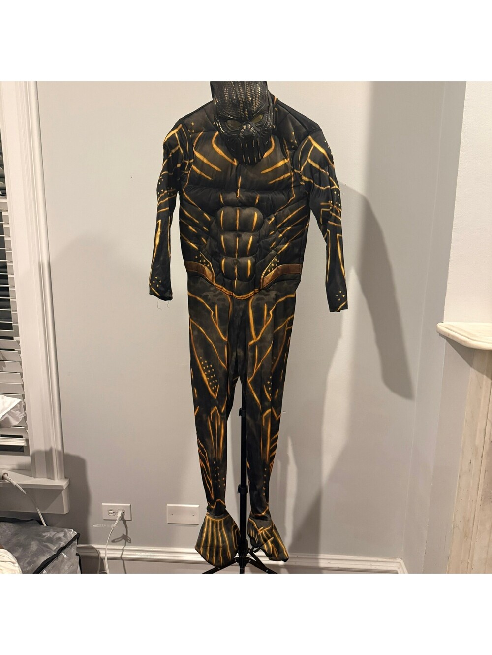 Marvel Deluxe Black Pather Muscle Chest Costume w/ Mask Black Panther Kid Large